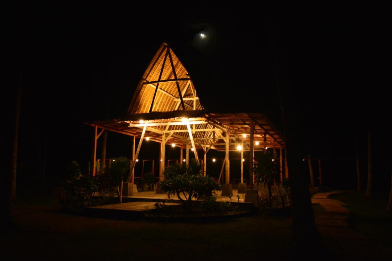 Sunari Beach Resort Selayar Matalalang Kültér fotó