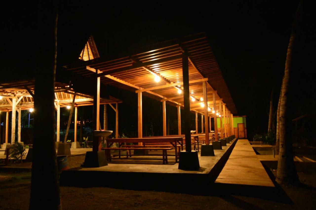 Sunari Beach Resort Selayar Matalalang Kültér fotó