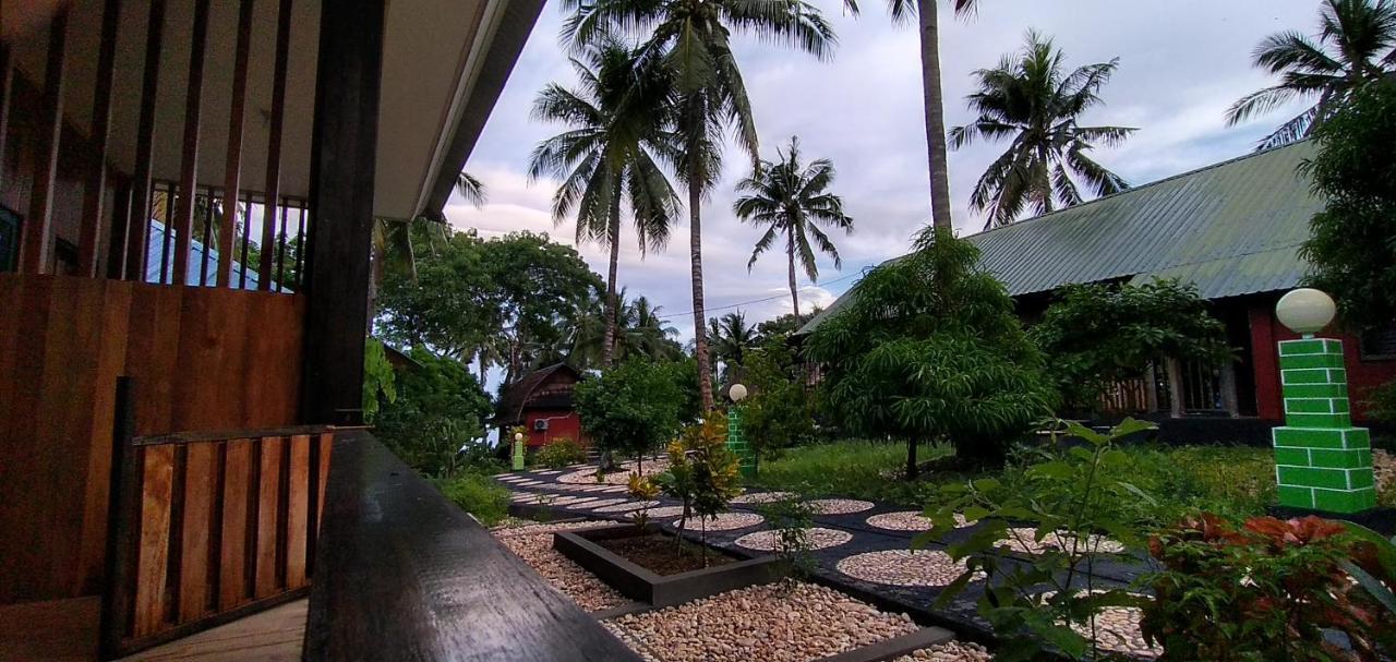 Sunari Beach Resort Selayar Matalalang Kültér fotó